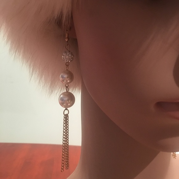 ‼️SOLD‼️New Long Pearl & Crystal Earrings - Picture 6 of 8